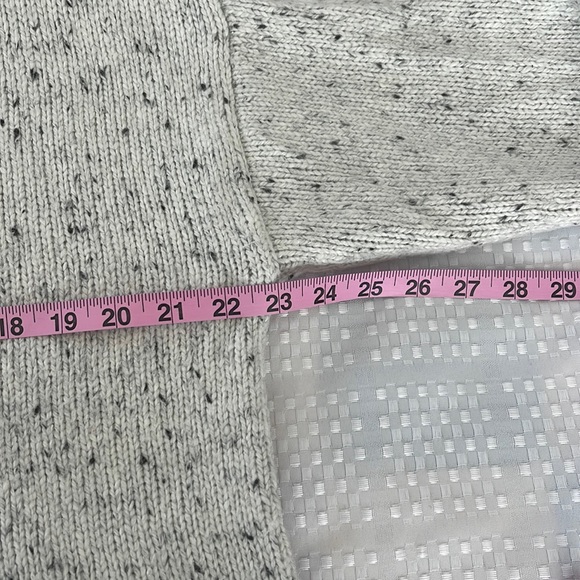 Ann Taylor long sleeve stretchy sweater - Picture 9 of 13